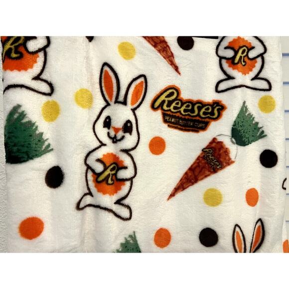 REESES Peanut Butter Cups EASTER Bunny-Oversized 60x70 Bunny & Carrots - Picture 5 of 5